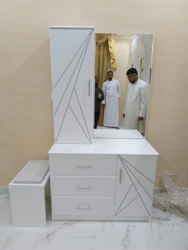 Modern Makeup Vanity Table with Lights, Vanity Desk with Mirror, 4 Drawers, Dressing Table, White